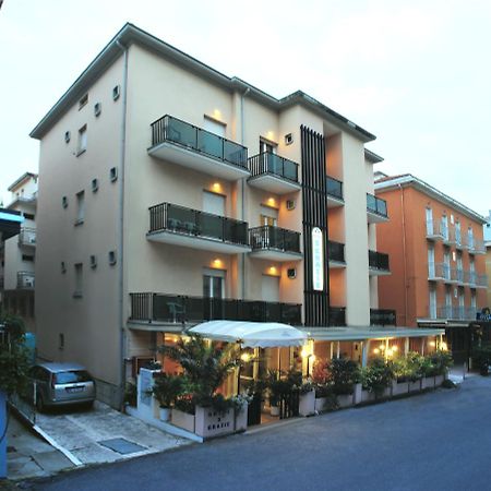Hotel Tre Grazie Rimini Zewnętrze zdjęcie